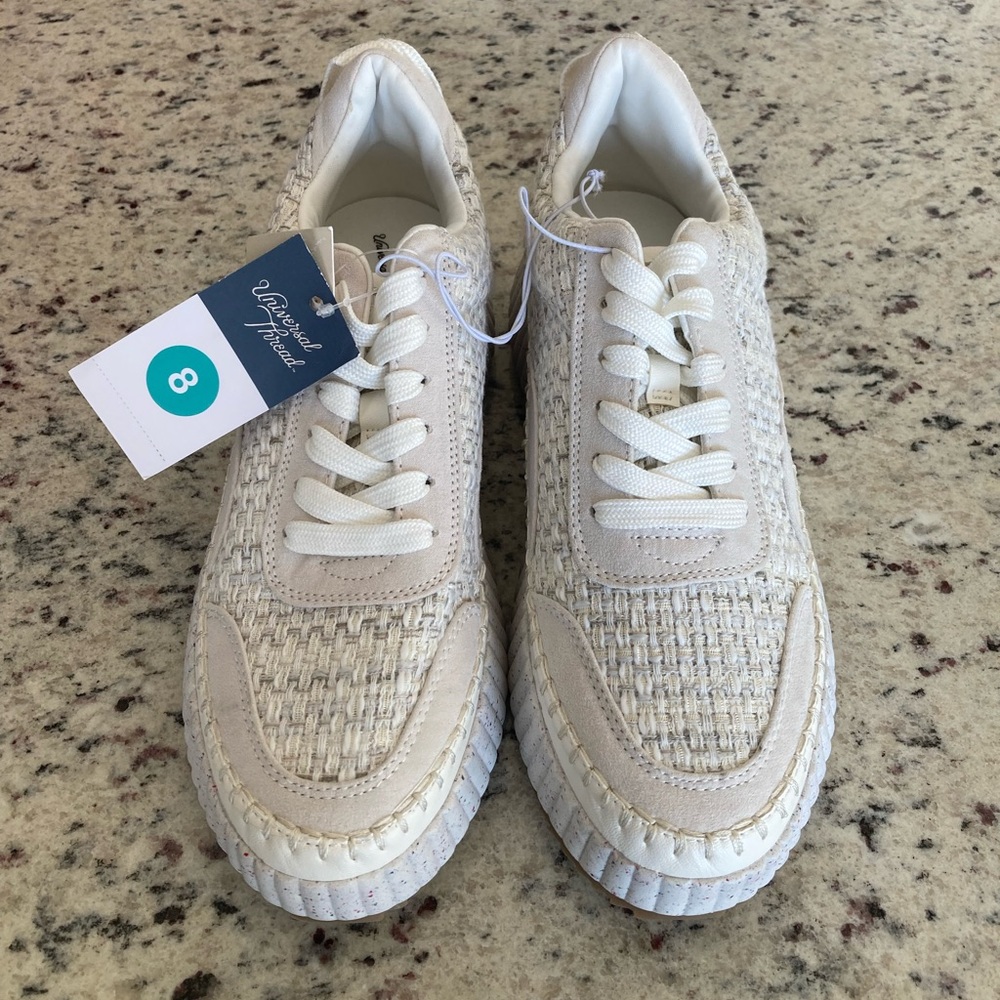 Universal thread sneakers